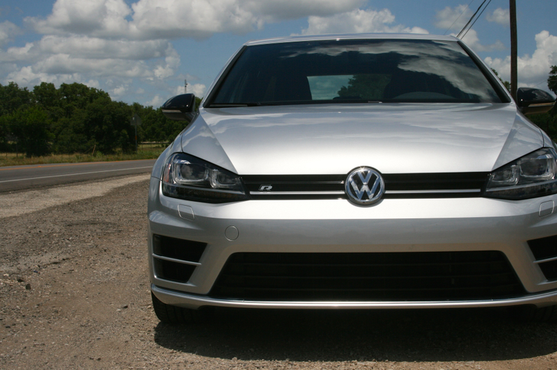 Illustration for article titled The 2015 Volkswagen Golf R Is Good At Everything And Has Fun Doing It
